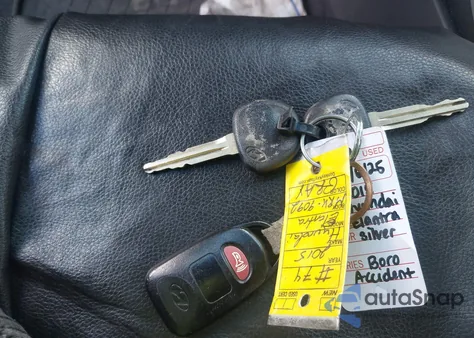 2015 Hyundai Elantra Se из США, поврежденный, VIN KMHDH4AE1FU413151